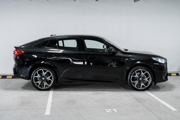 2024 BMW iX2 U10 eDrive20 M Sport SUV image 3