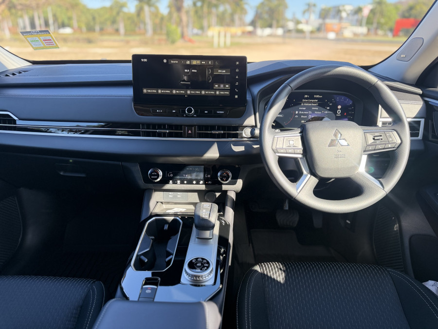 2026 Mitsubishi Outlander ZM ES SUV Image 12