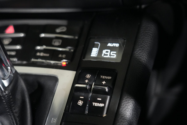 2021 Porsche Macan SUV image 17