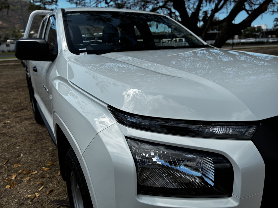 2026 Mitsubishi Triton MV  GLX Cab Chassis Image 8