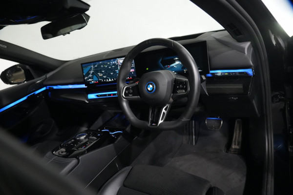 2025 BMW i5 eDrive40 M Sport Sedan image 12