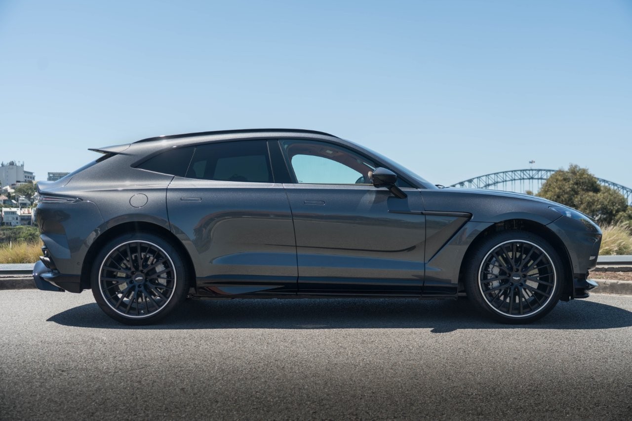 2023 Aston Martin DBX 707 SUV Image 3