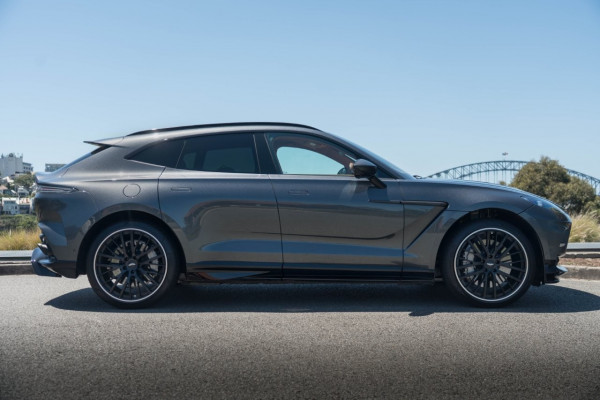 2023 Aston Martin DBX 707 SUV Image 3