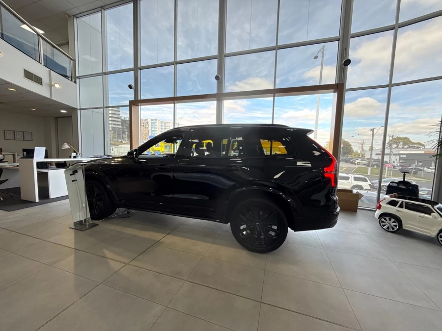 2026 Volvo XC90 L Series  Black Edition SUV Image 4