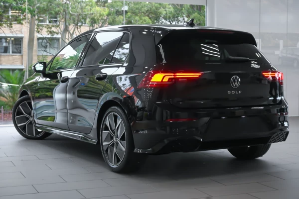 2025 Volkswagen Golf 8.5 110TSI R-Line Hatch Image 2