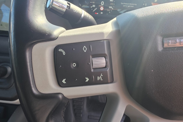 2020 MY21 Land Rover Defender L663 110 D300 SE SUV Image 28