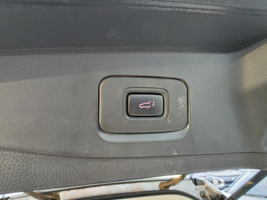 2021 Isuzu MU-X RJ LS-T SUV Image 11