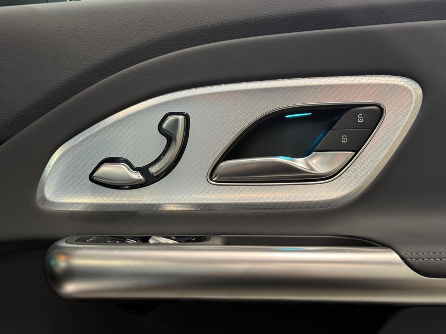 2026 Mercedes-Benz GLB-Class X244 GLB350 electric SUV Image 12