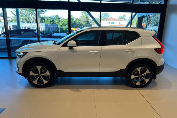 2026 Volvo XC40 XZ Plus B4 SUV Image 6