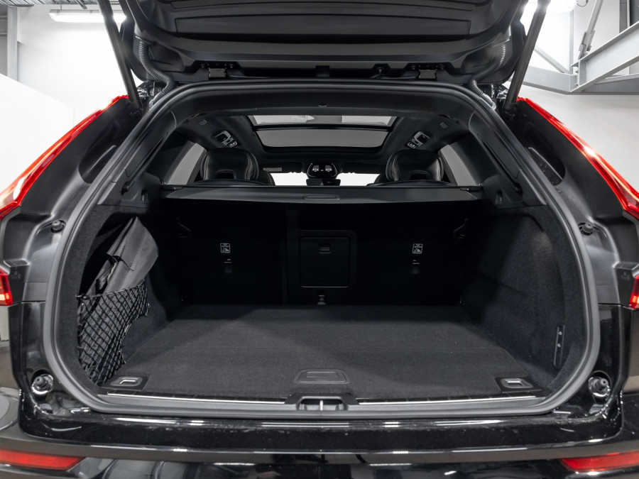 2026 Volvo XC60 UZ T8 Ultra Plug-in-hybrid AWD SUV Image 8