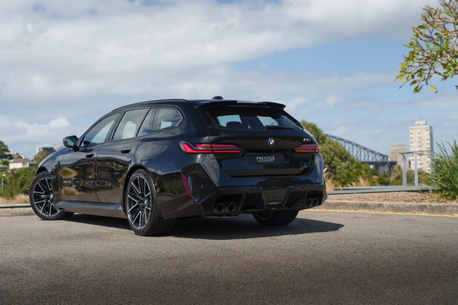 2025 BMW M5 Touring SUV Image 2