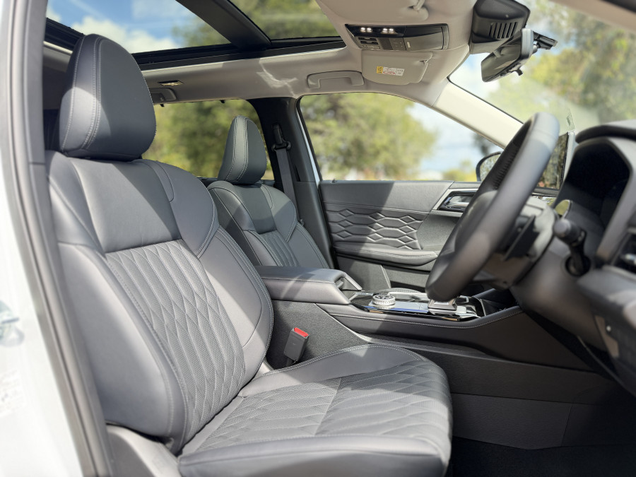 2025 Mitsubishi Outlander ZM Exceed SUV Image 15