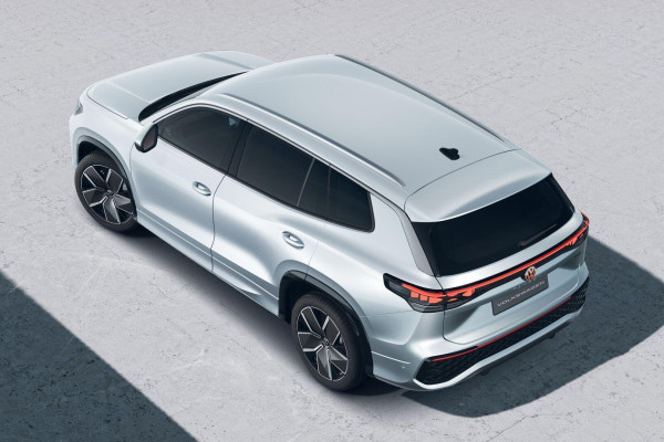 2025 MY26 Volkswagen Tayron R4 195TSI R-Line SUV Image 4