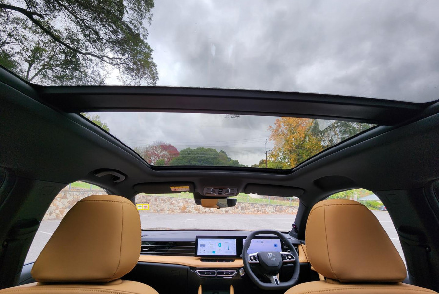 2025 MG HS AS33 Essence SUV Image 19