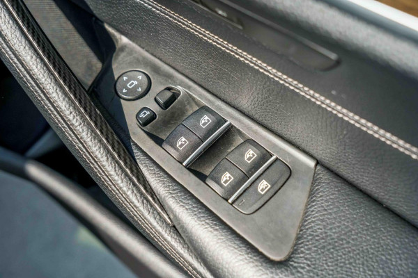 2017 BMW 5 Series G30 520d Luxury Line Sedan Image 10