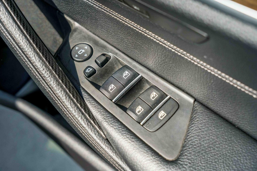 2017 BMW 5 Series G30 520d Luxury Line Sedan Image 10
