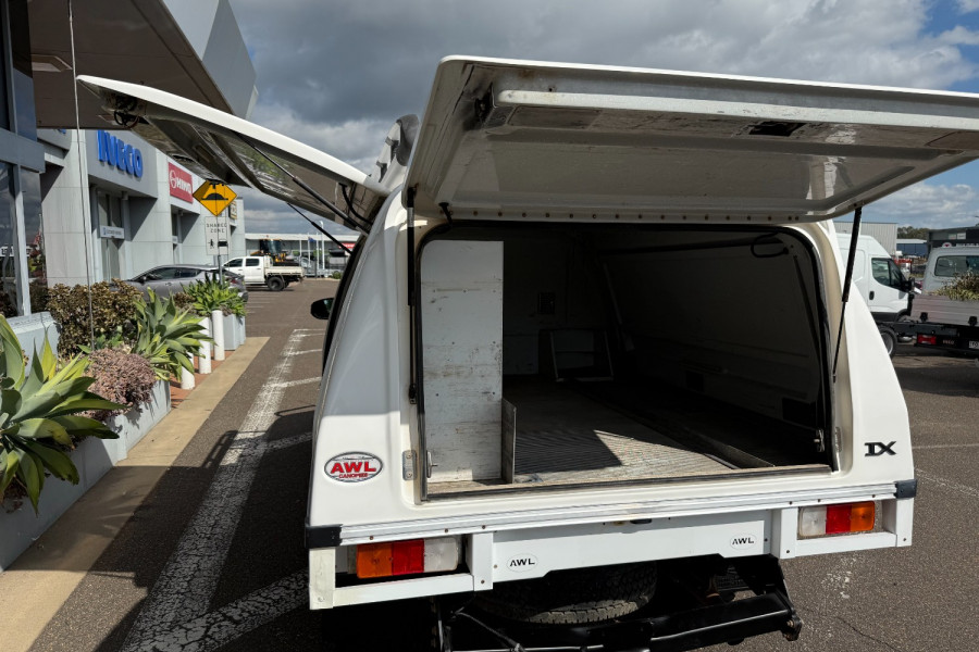 2017 Toyota HiLux GUN126R SR Cab Chassis Image 8