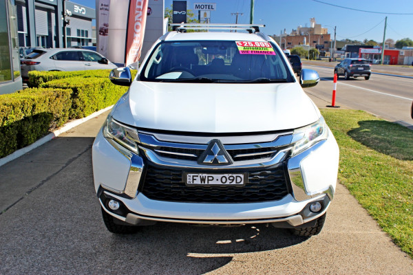 2016 Mitsubishi Pajero Sport QE GLS SUV Image 3
