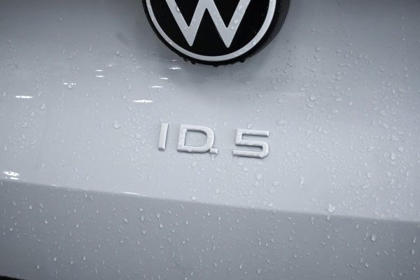 2025 Volkswagen ID. 5 E2 Pro SUV Image 24