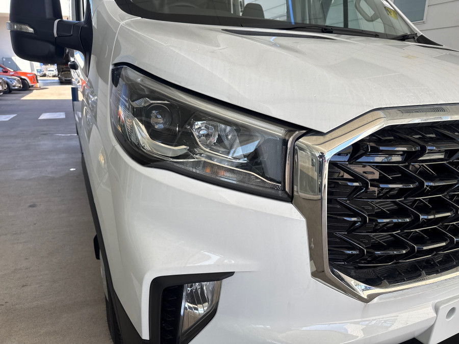 2026 MY24 LDV Deliver 9  Mid Roof LWB Van Image 2
