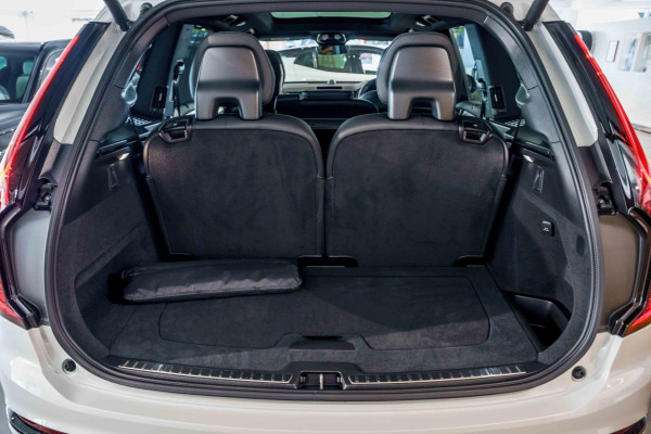 2026 Volvo XC90 L Series Black Edition SUV Image 9