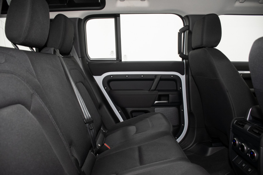 2022 Land Rover Defender L663 110 P300 SUV Image 4