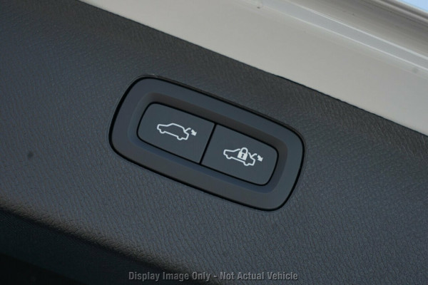 2026 Volvo XC90 L Series Black Edition SUV Image 20
