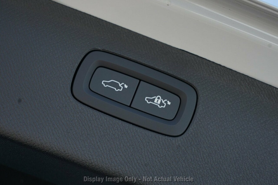 2026 Volvo XC90 L Series Black Edition SUV Image 20