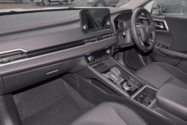 2025 MY24 Mitsubishi Outlander ZM LS SUV Image 8