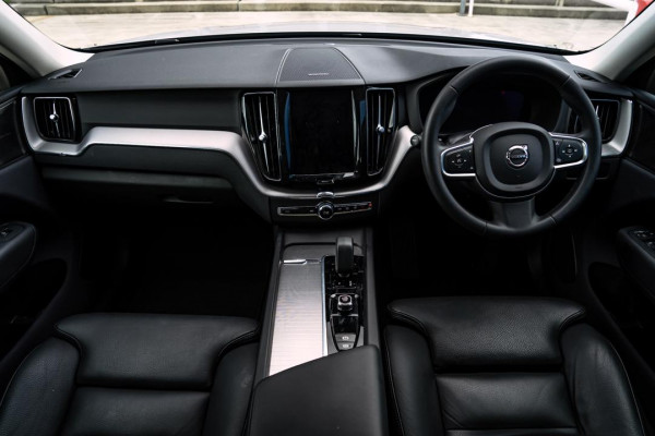 2022 MY23 Volvo XC60  Plus B5 SUV Image 2