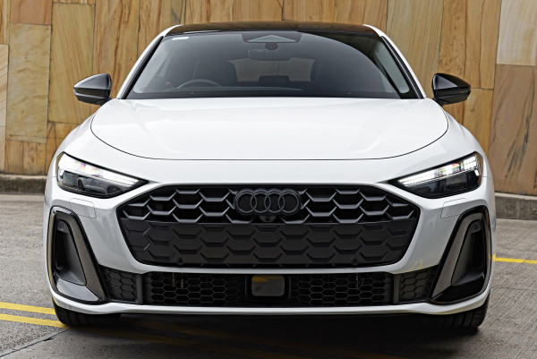 2025 Audi A5 B10 TFSI 150kW S line Sedan image 4