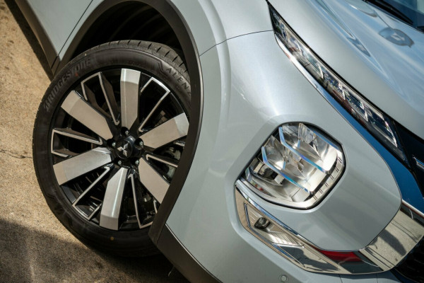 2025 Mitsubishi Outlander ZM Aspire SUV Image 6