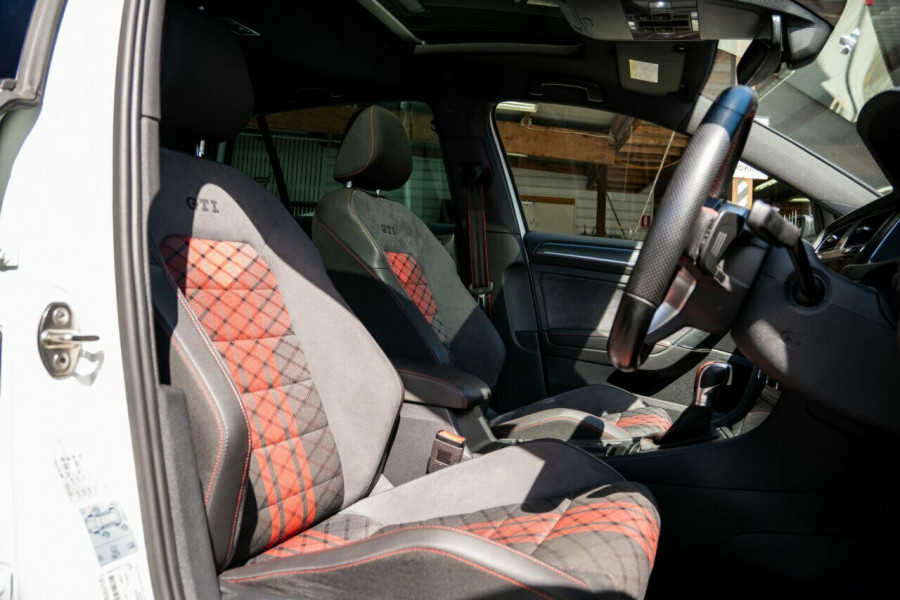 2020 Volkswagen Golf 7.5 GTi TCR Hatch Image 19