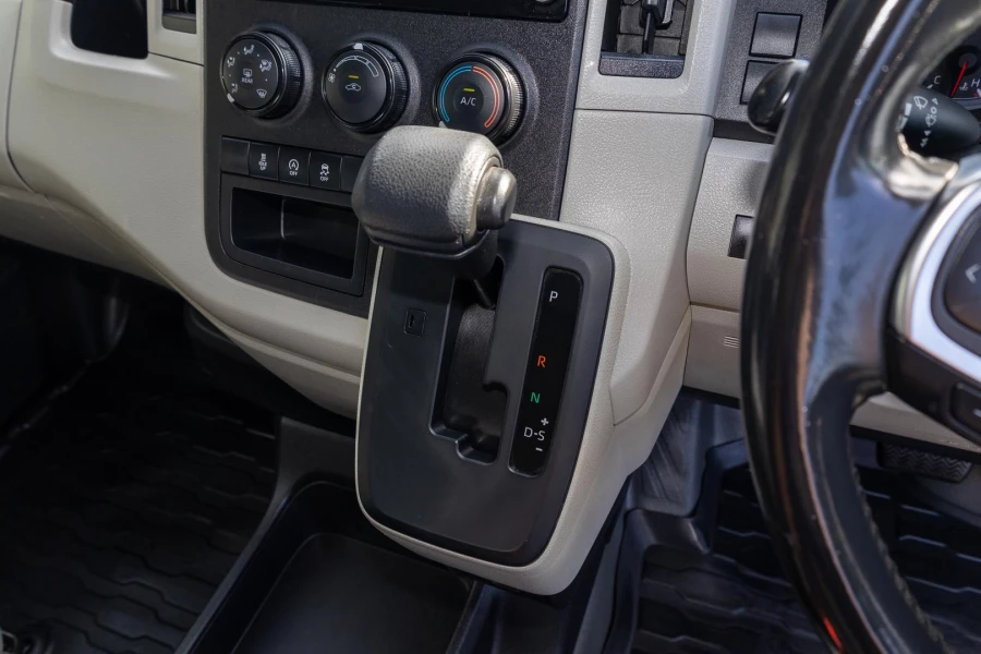 2022 Toyota HiAce GDH300R  Van Image 18