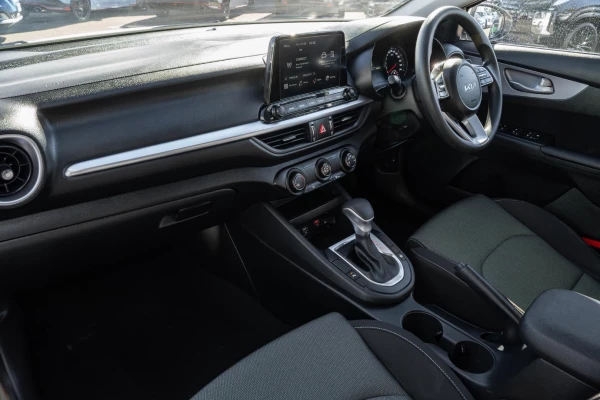 2024 Kia Cerato BD S Hatch Image 8