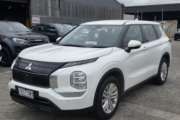 2023 Mitsubishi Outlander ZM ES SUV Image 3