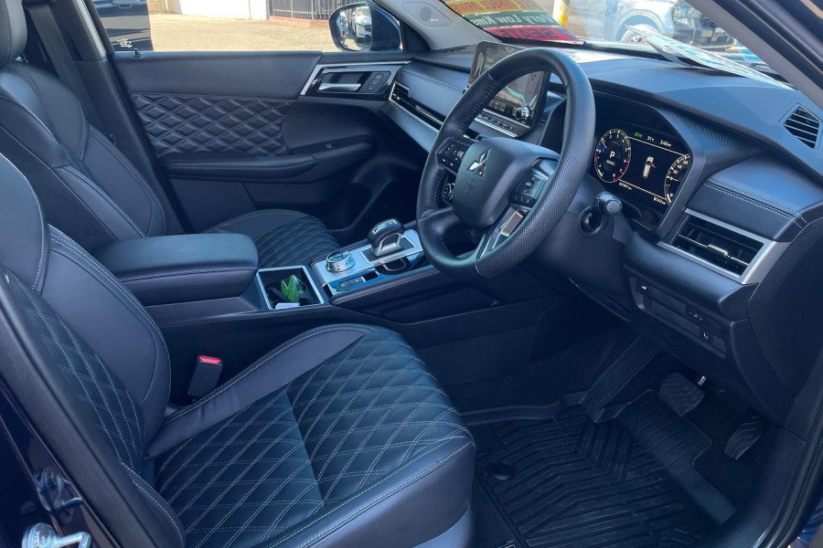 2022 MY23 Mitsubishi Outlander ZM Exceed SUV Image 13