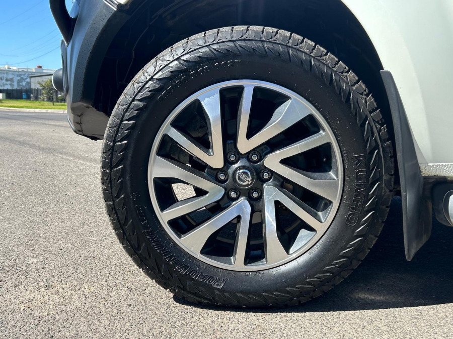 2019 Nissan Navara D23 Series 3 ST-X King Cab Pickup Image 4