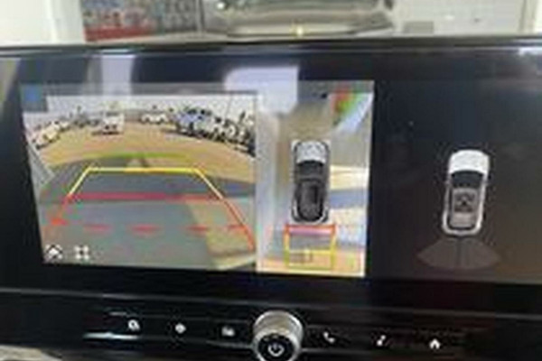 2025 Mahindra XUV3X0  AX5L SUV Image 20