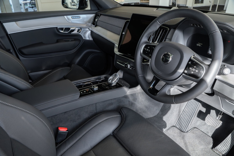 2026 Volvo XC90 L Series  Black Edition SUV Image 12