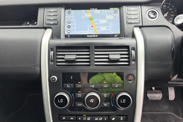 2017 Land Rover Discovery Sport L550 TD4 HSE SUV Image 16