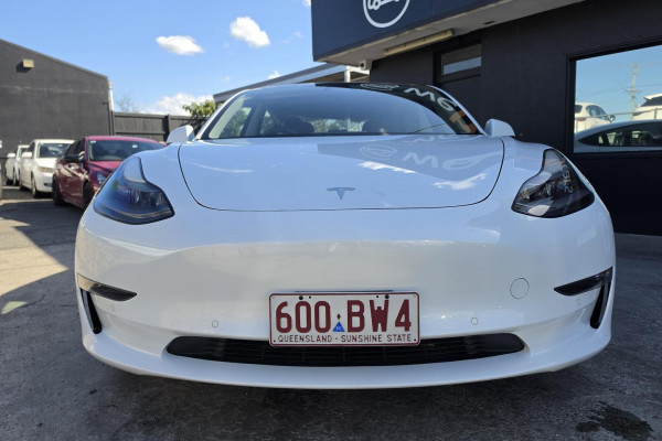 2021 Tesla Model 3  Performance Sedan Image 6