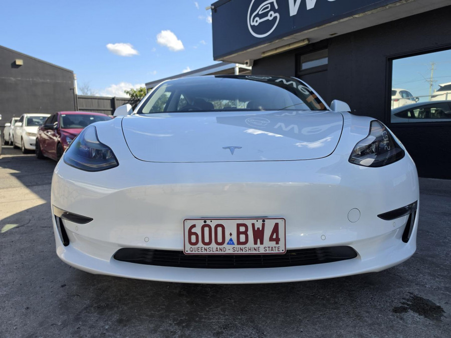 2021 Tesla Model 3  Performance Sedan Image 6