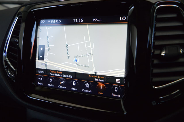 2018 Jeep Compass Limited 13 of 27