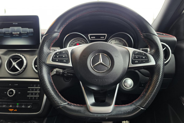 2016 Mercedes-Benz GLA-Class X156 GLA180 SUV Image 16