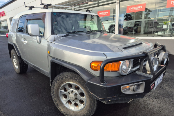 2012 MY13 Toyota FJ Cruiser GSJ15R  SUV Image 2