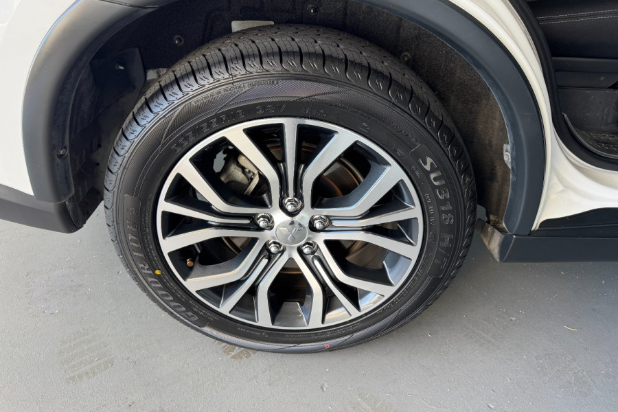 2017 MY18.5 Mitsubishi Outlander ZL LS SUV Image 16