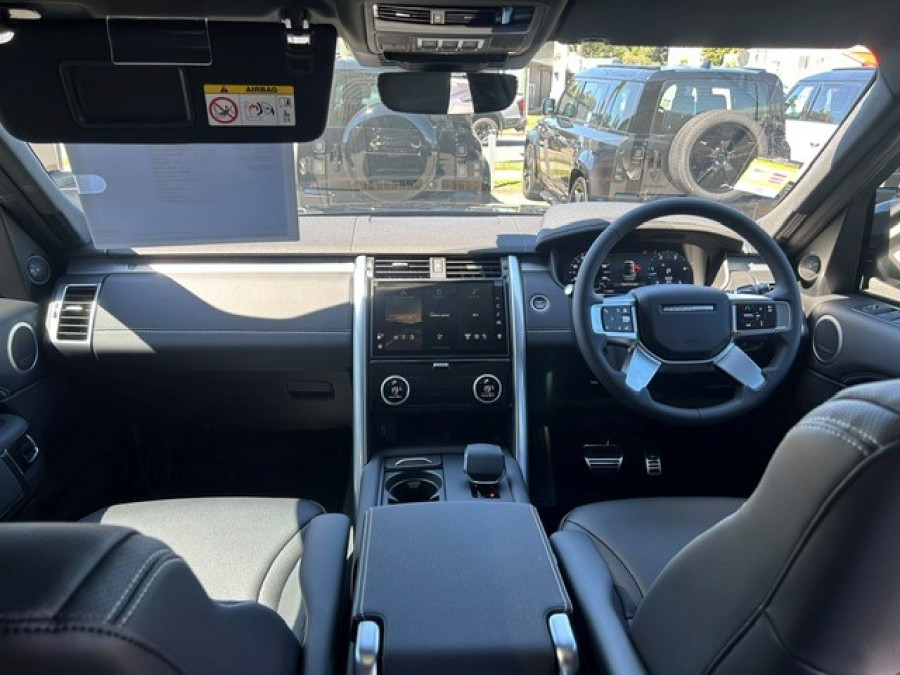 2026 Land Rover Discovery Series 5 D350 Gemini SUV Image 16