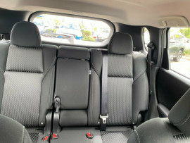 2024 Mitsubishi Outlander ZM ES SUV image 21