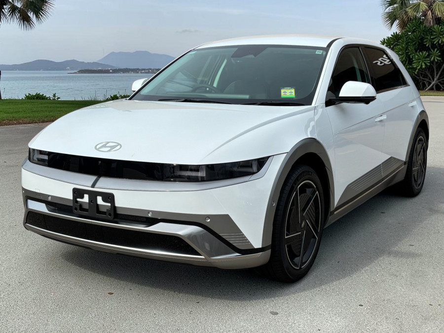 2027 Hyundai IONIQ 5 SUV Image 3